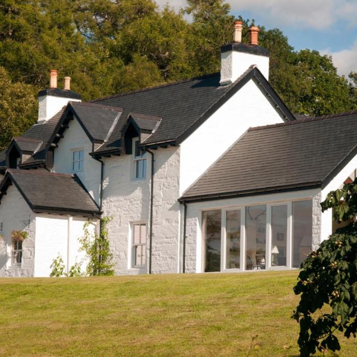 Ardshealach Lodge